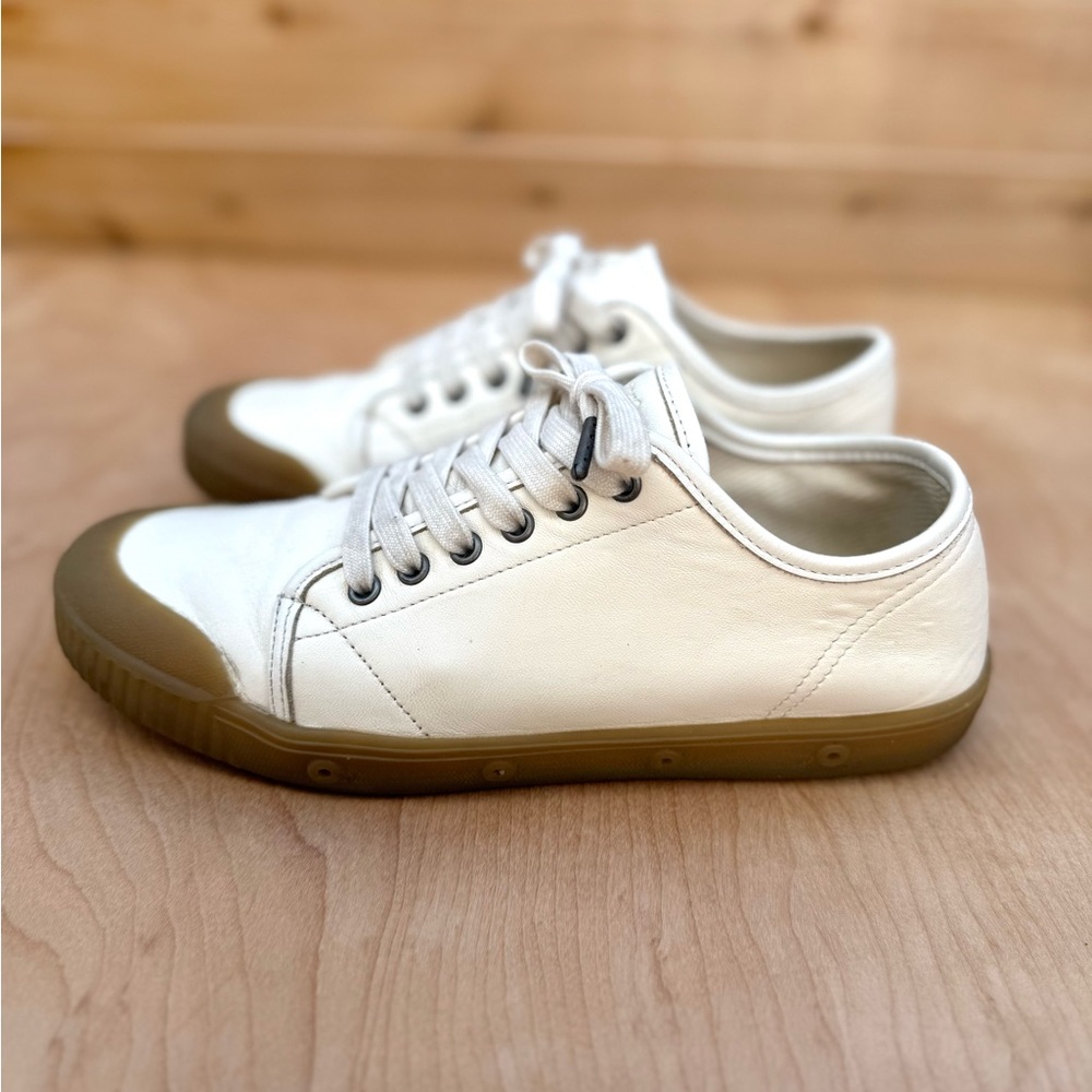 G2 Sheepskin Spring CourtWhite Sneakers with Tan Soles - Picture 4 of 8